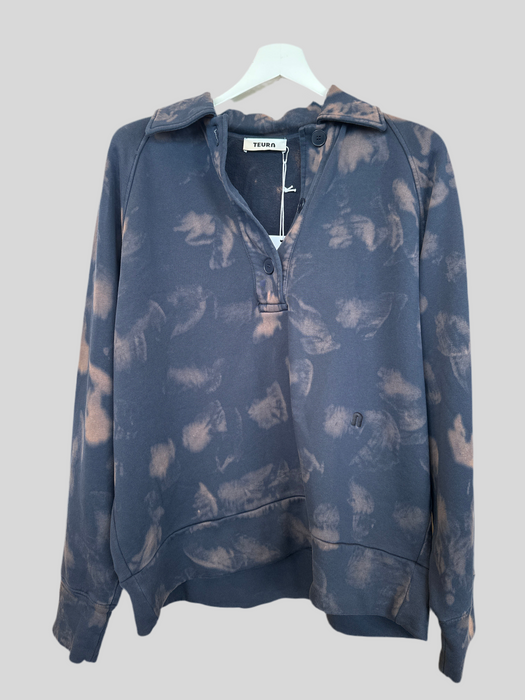 Oversized polo sweatshirt brush strokes