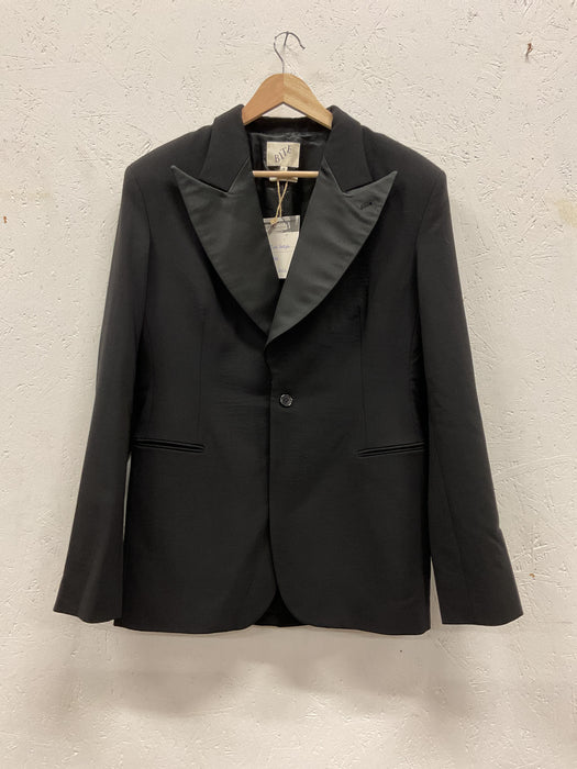 Tuxe Blazer