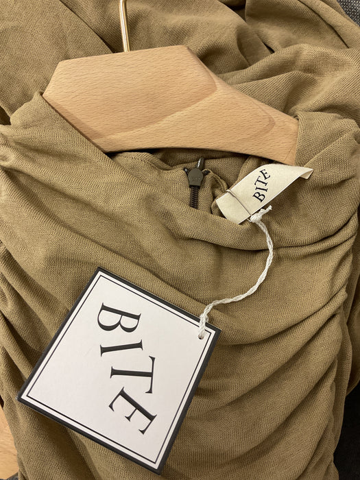 Evidente Shoulder Dress
