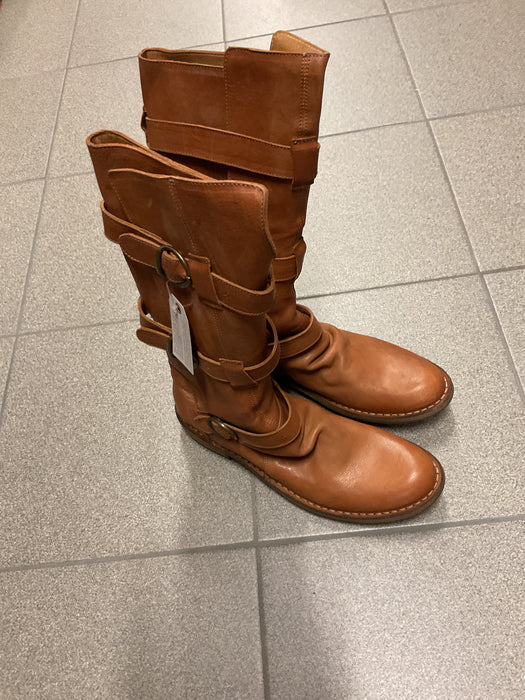 7040 Brown  Leather Boot