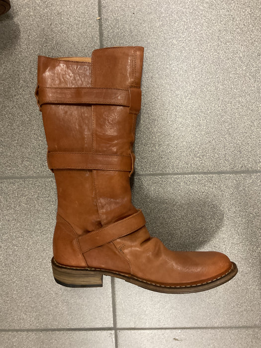 7040 Brown  Leather Boot