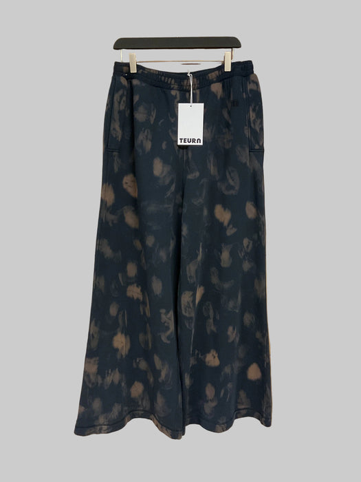 Sweet oversized sweatpants