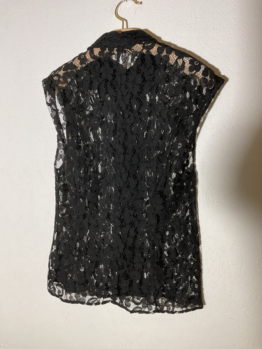 Sleeveless Lace Shirt