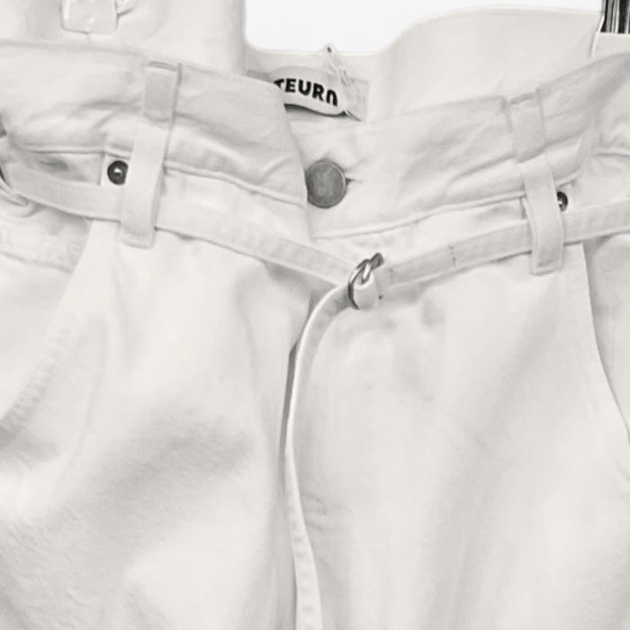 Oversized paper bag jeans