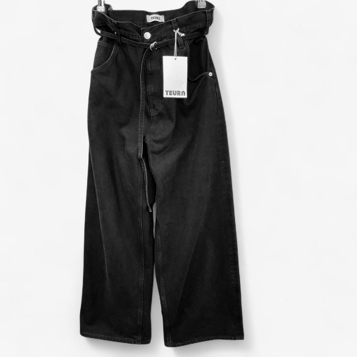 Oversized paper bag jeans