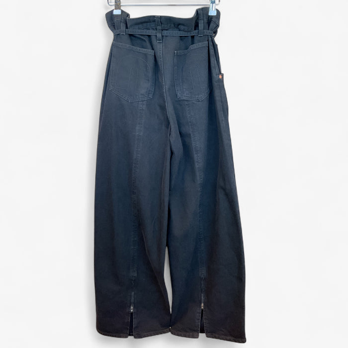 Oversized paper bag jeans