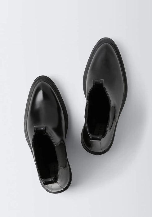 Nikita II Leather Black